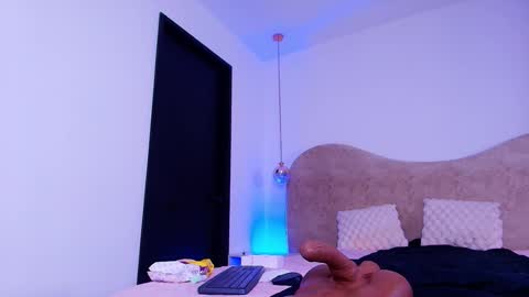 Zoe  online show from January 13, 2026, 3:01 am