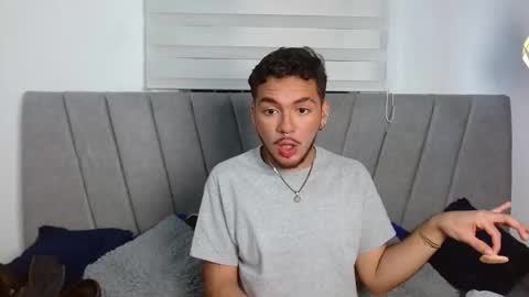 Zack  online show from October 28, 2025, 3:43 am