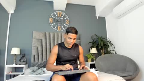 zac online show from October 4, 2025, 5:44 pm