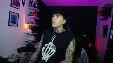 zac_muller1 online show from November 16, 2025, 11:21 pm