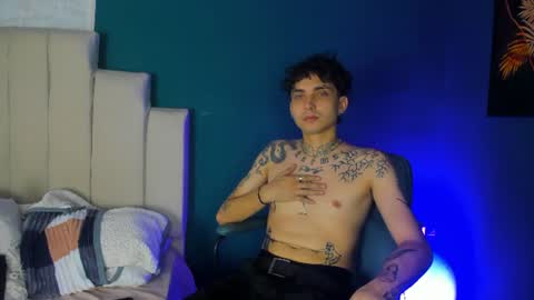 Snapshot of zacck_tattoo chatting on July 22, 2026, 4:48 am Zack online show from July 22, 2026, 4:48 am