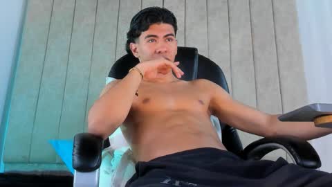 Snapshot of zack_conor chatting on February 26, 2025, 4:56 pm zack conor online show from February 26, 2025, 4:56 pm