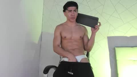 Snapshot of zack_conor chatting on October 22, 2025, 8:52 pm zack conor online show from October 22, 2025, 8:52 pm