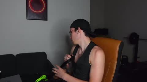 ZACK HUDDLE online show from June 25, 2026, 6:01 pm