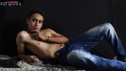 Snapshot of zackdriussyx chatting on February 5, 2025, 11:06 pm zackdriussyx online show from February 5, 2025, 11:06 pm