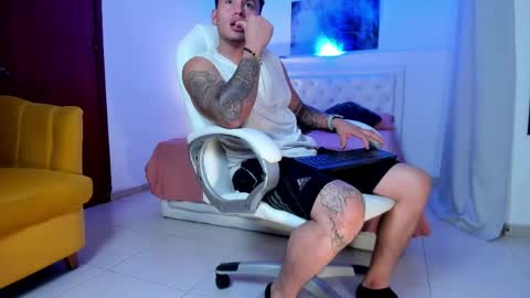 Snapshot of zackromano chatting on May 22, 2026, 1:35 am Zack online show from May 22, 2026, 1:35 am