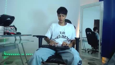 zack online show from December 23, 2024, 11:28 pm