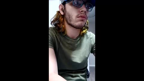 Snapshot of zacthefeetguy chatting on January 7, 2026, 11:07 pm ZactheFeetGuy online show from January 7, 2026, 11:07 pm