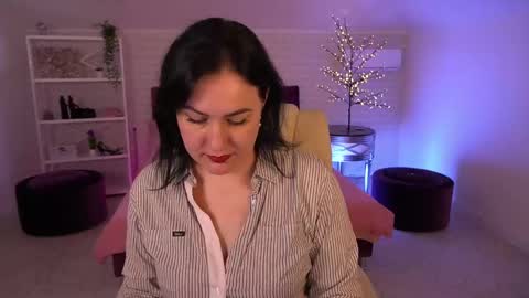 Zafiramoonn online show from May 12, 2026, 6:21 am