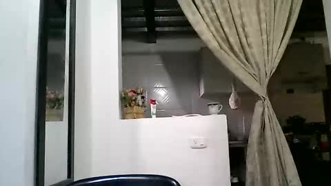 Zafiro online show from April 8, 2026, 4:07 pm