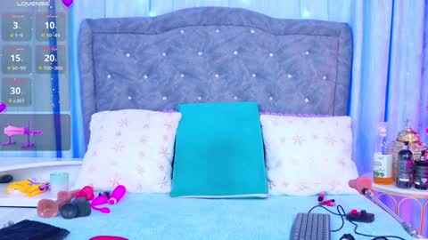 Snapshot of zafiroclean chatting on December 24, 2024, 11:49 am Zafiro online show from December 24, 2024, 11:49 am