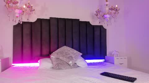 Snapshot of zafrinna_ chatting on July 8, 2026, 1:37 pm Zafrina online show from July 8, 2026, 1:37 pm