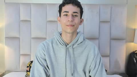 zahir_ashar online show from March 24, 2026, 11:32 pm