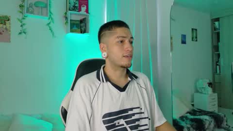 Snapshot of zahir_raw chatting on May 31, 2026, 7:15 pm Zahir Raw online show from May 31, 2026, 7:15 pm