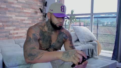 INSTAGRAM yormanfit7 online show from January 13, 2025, 11:30 am