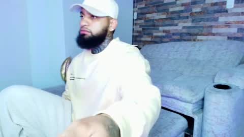 INSTAGRAM yormanfit7 online show from September 22, 2025, 10:39 am