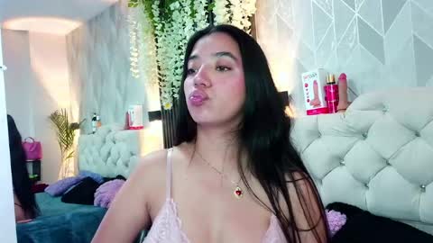Zaira Bonny online show from June 17, 2026, 3:35 pm
