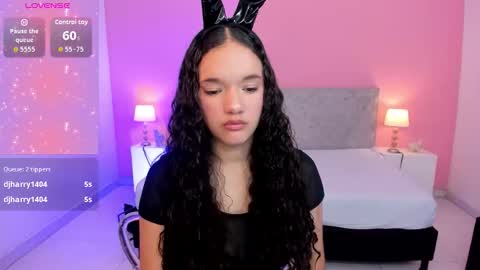Snapshot of zairaglow chatting on October 17, 2025, 11:35 am Zaira Pussy extreme online show from October 17, 2025, 11:35 am