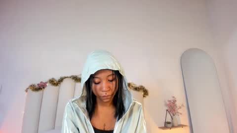 Zaira online show from December 17, 2025, 1:06 pm