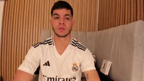 Snapshot of zamir_scott chatting on March 1, 2025, 7:26 pm zamir online show from March 1, 2025, 7:26 pm