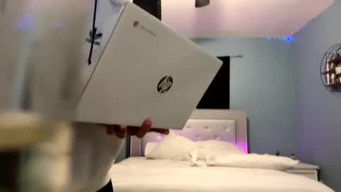 Snapshot of zamoraedii1994 chatting on December 8, 2024, 3:43 am Edii online show from December 8, 2024, 3:43 am