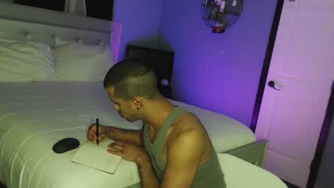 Snapshot of zamoraedii1994 chatting on December 16, 2024, 5:17 am Edii online show from December 16, 2024, 5:17 am