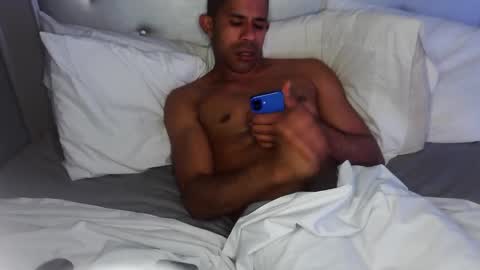 Snapshot of zamoraedii1994 chatting on December 23, 2024, 5:00 pm Edii online show from December 23, 2024, 5:00 pm