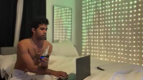 Snapshot of zamoraedii1994 chatting on January 13, 2026, 10:42 am Edii online show from January 13, 2026, 10:42 am