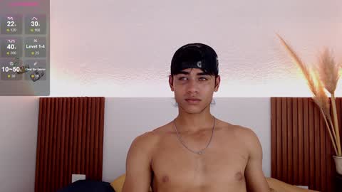 Snapshot of zander_2120 chatting on December 4, 2024, 6:28 pm Zander online show from December 4, 2024, 6:28 pm