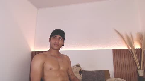 Snapshot of zander_2120 chatting on December 11, 2024, 4:53 pm Zander online show from December 11, 2024, 4:53 pm