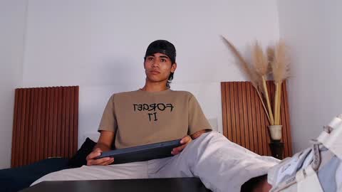 Snapshot of zander_2120 chatting on January 16, 2025, 5:01 pm Zander online show from January 16, 2025, 5:01 pm