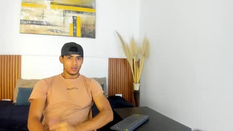 Snapshot of zander_2120 chatting on October 8, 2025, 12:47 pm Zander online show from October 8, 2025, 12:47 pm