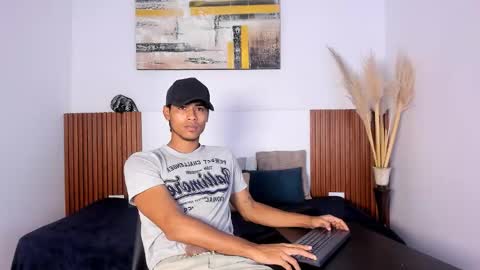 Snapshot of zander_2120 chatting on October 13, 2025, 1:11 pm Zander online show from October 13, 2025, 1:11 pm