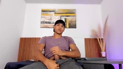 Zander online show from November 22, 2025, 1:21 pm