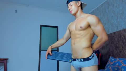 Snapshot of zander_walker chatting on May 21, 2026, 3:13 am Zander online show from May 21, 2026, 3:13 am