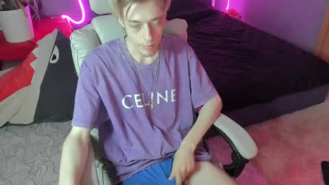 Kel online show from April 8, 2026, 12:54 am