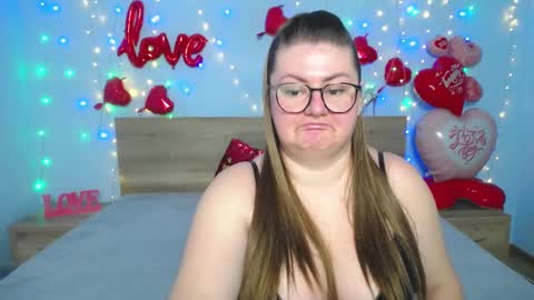 zannadreil online show from February 20, 2025, 8:36 pm