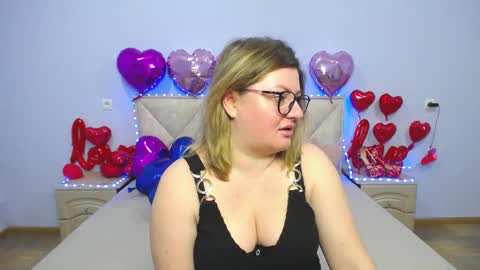 zannadreil online show from March 4, 2025, 7:11 pm