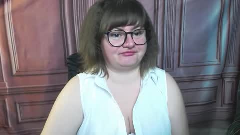 zannadreil online show from September 11, 2025, 6:08 pm