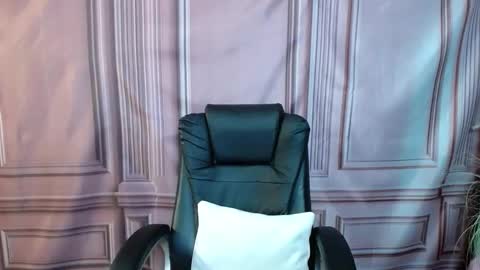 zannadreil online show from September 20, 2025, 6:53 pm