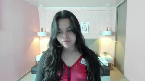 Zara Sweet  online show from September 25, 2025, 1:37 pm