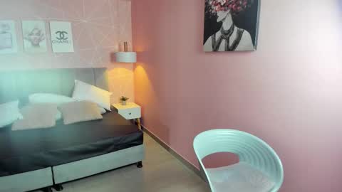 Zara Sweet  online show from November 5, 2025, 1:33 pm