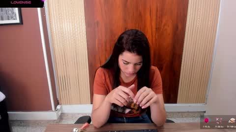 Zara online show from October 21, 2025, 1:01 pm