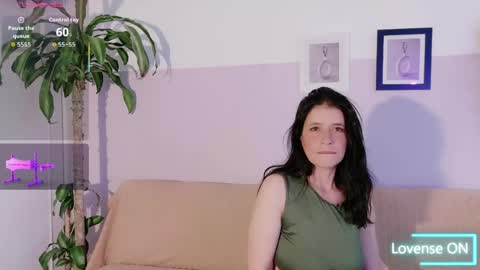 zara_fire online show from April 1, 2026, 10:29 pm