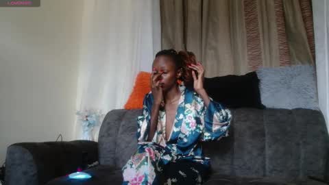 nicky online show from October 25, 2025, 10:12 am