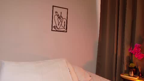 Snapshot of zara_nova chatting on June 13, 2026, 9:24 pm Zara Nova online show from June 13, 2026, 9:24 pm