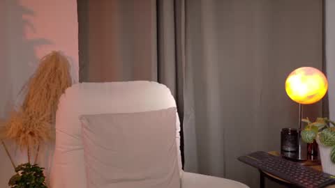 Snapshot of zara_nova chatting on June 15, 2026, 3:36 pm Zara Nova online show from June 15, 2026, 3:36 pm