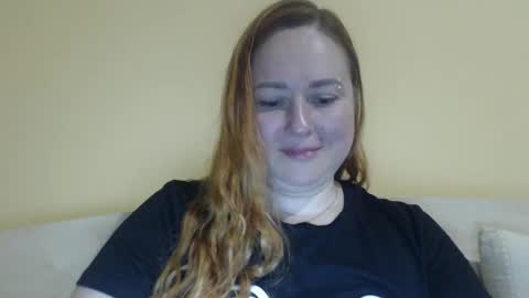 Snapshot of zara_red chatting on May 2, 2026, 8:30 am Kate. if im not here im here foxy red333 online show from May 2, 2026, 8:30 am