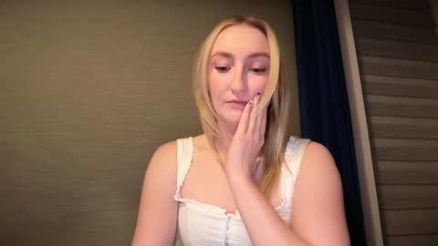 Snapshot of zaraallure chatting on July 30, 2026, 9:14 pm zaraallure online show from July 30, 2026, 9:14 pm