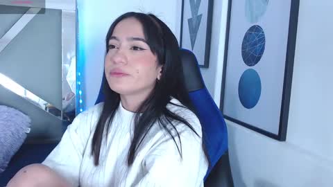 zaradames_ online show from February 18, 2025, 8:59 am